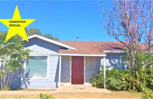 Photo of 2409 E 7th St