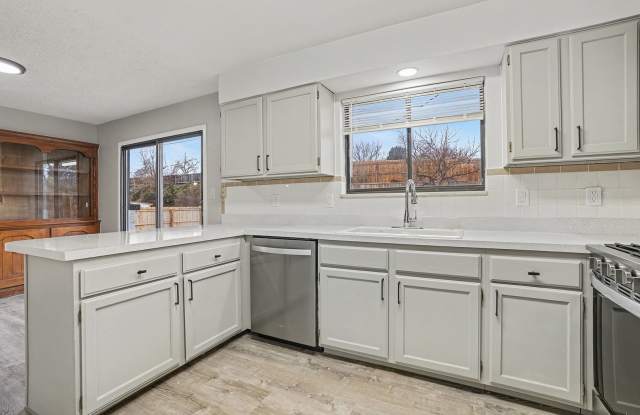 Renovated Duplex Available in Arvada!