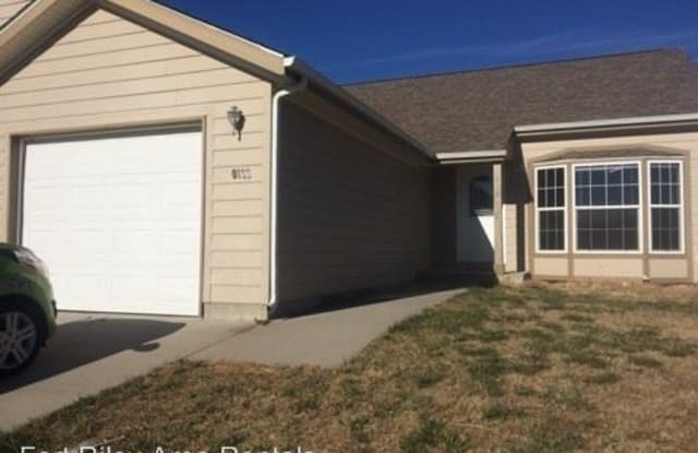 2212 Thompson Dr. - 2212 Thompson Dr, Junction City, KS 66441