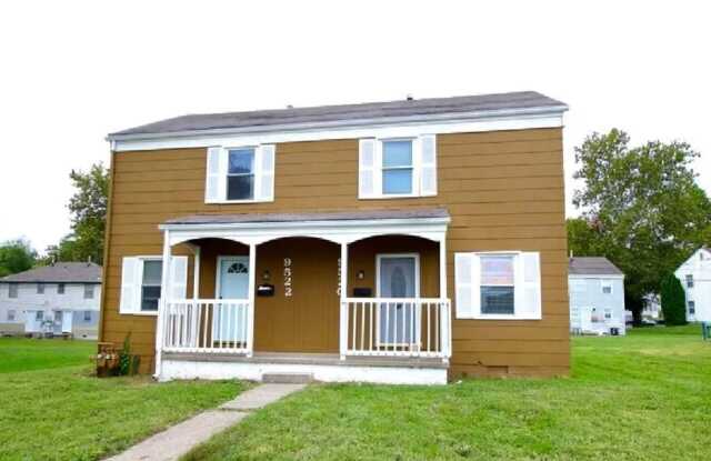 Cozy 2 Bedroom/1Bathroom Duplex For Rent ***Center School District***