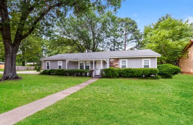 6370 Kinston Park Dr