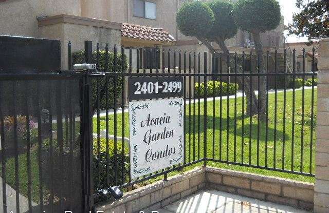 2403 W. Acacia Ave.