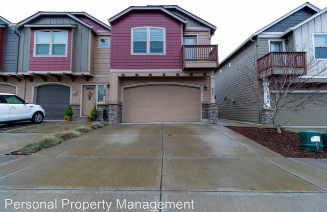 237 N 33rd Ct - 237 North 33rd Court, Ridgefield, WA 98642