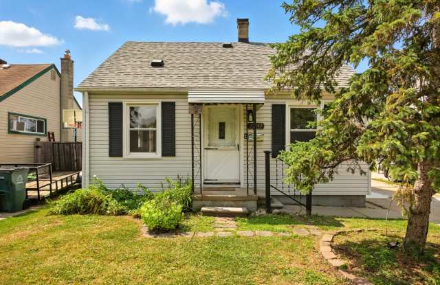 Photo of 23147 Vance Avenue