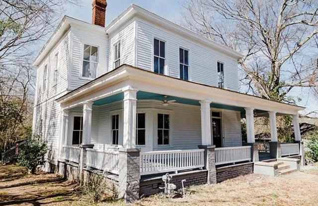 COMING SOON: 129 N 4th St - 4bd and 2ba