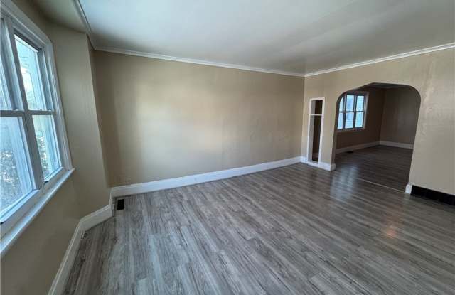 540 L Willett Street