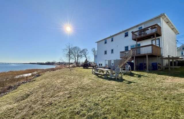 3 Bayview Place