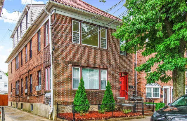 14 E 236th Street