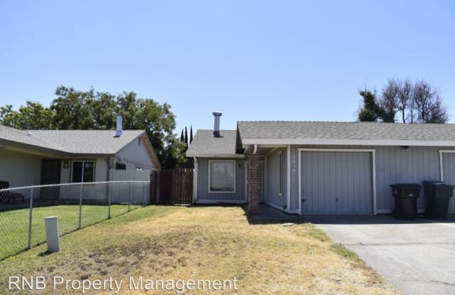 4034 Renick Way - 4034 Renick Way, North Highlands, CA 95660