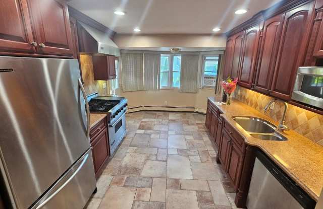 Photo of 93 W 6th Street