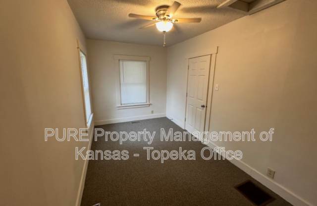 2627 SE Illinois Ave