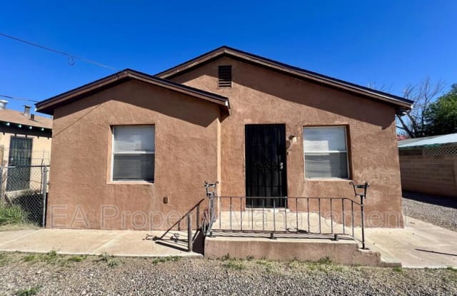 223 San Lorenzo Ave NW - 223 San Lorenzo Avenue Northwest, Albuquerque, NM 87107