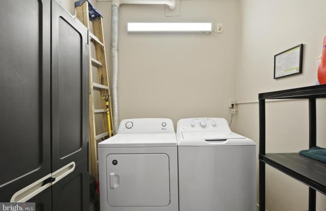 Photo of 1602 PARK Avenue unit: 2F