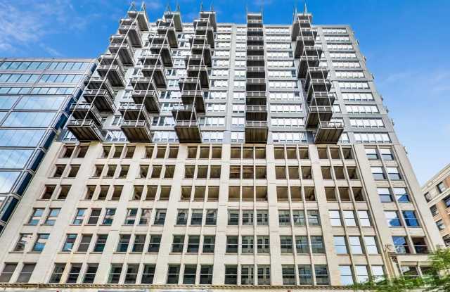 565 W Quincy Street