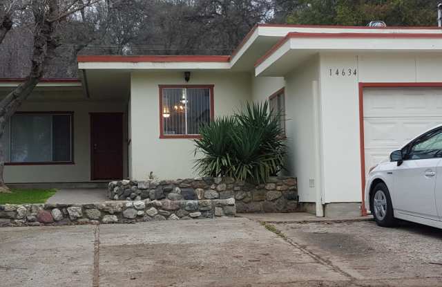 14634palmeravenue.is4lease.com