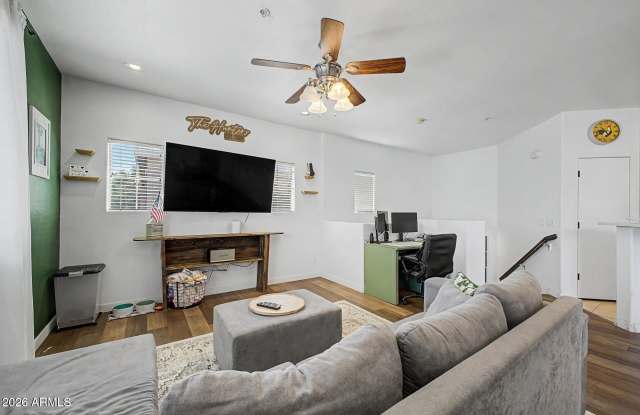 1255 S RIALTO