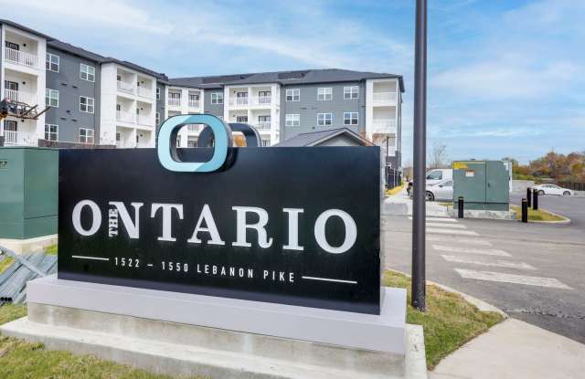 Attractive Condo 10 Minutes From Downtown Nashville!!