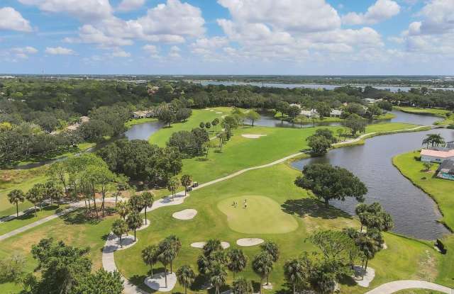 3031 QUAIL HOLLOW