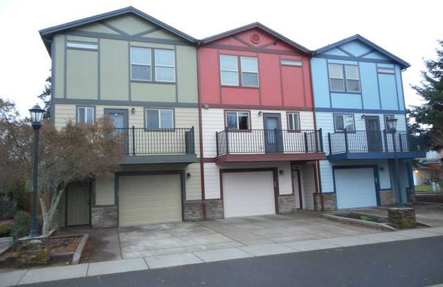 Luxurious Townhouse Living in Albany's Heart