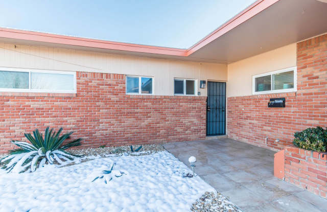 Furnished 3 bedroom, 2 bath home in Northeast El Paso!