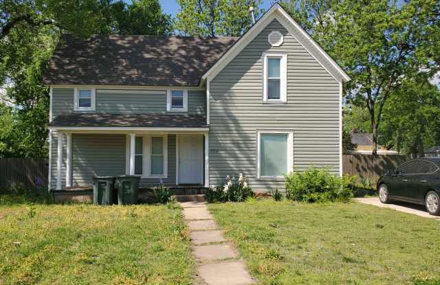4 bed 2 bath house in Edmond, OK next to UCO campus