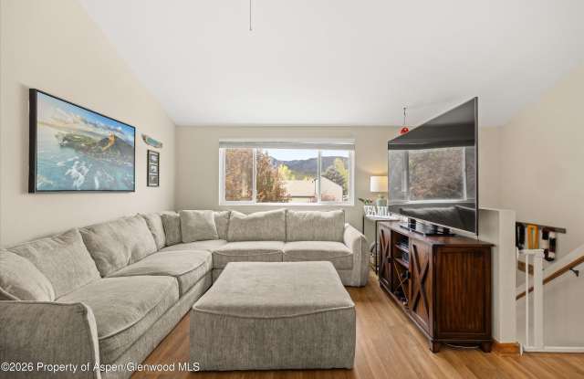 382 Summit Drive