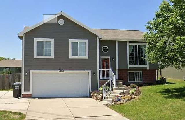 Photo of 6206 N 149th St, Omaha, NE 68116