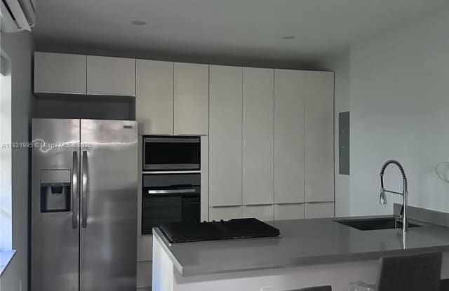 Photo of 1560 Jefferson Ave