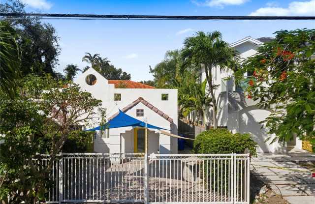3235 Day Ave