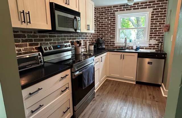 1315 OLD PINE COURT