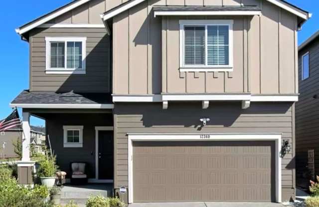 Gorgeous Corner lot 4 bed home! Happy Valley - pets OK! - 12360 Southeast Yellowstone Street, Happy Valley, OR 97089