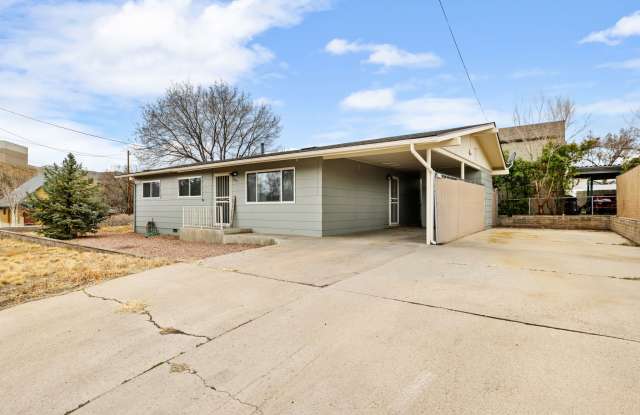 825 East Moeller Street