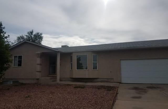 872 S Wolcott Dr - 872 South Wolcott Drive, Pueblo West, CO 81007