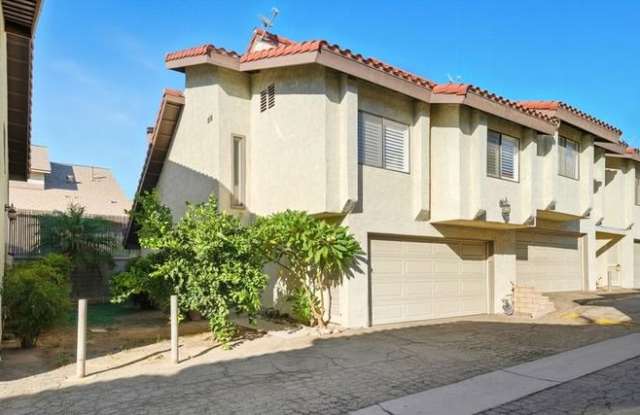 Photo of 5577 Pioneer Blvd