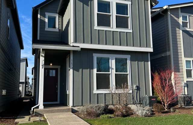 Well Maintained 3 Bedroom, 2 Bath House in McMinnville