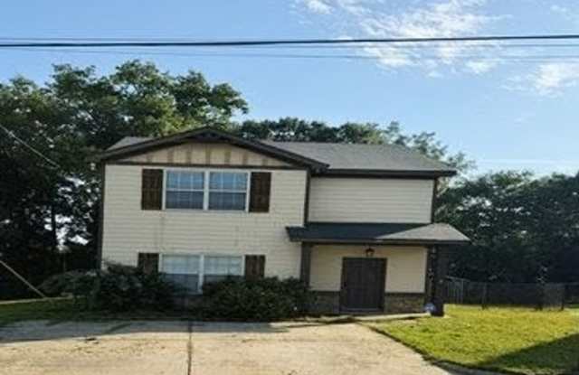 Phenix City home available to rent with 3 bedrooms and 2.5 bathrooms