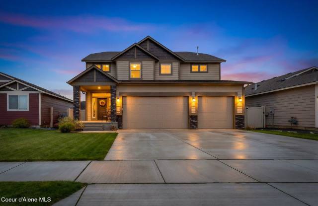 Spacious 4BR + Loft Home in Desirable North Place Community — Post Falls