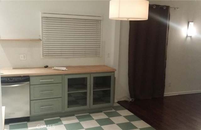 1130 S Citrus Avenue