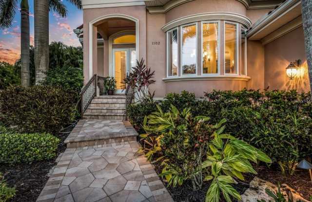 1102 HORIZON VIEW DRIVE