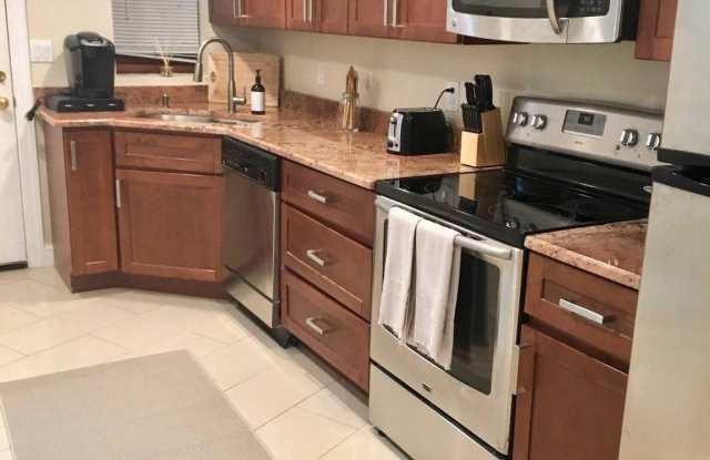 1242 PENNSYLVANIA Avenue SE