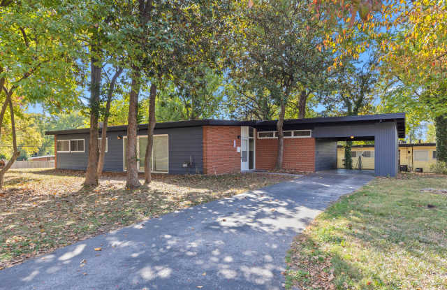 Photo of 8340 Pepperidge Dr