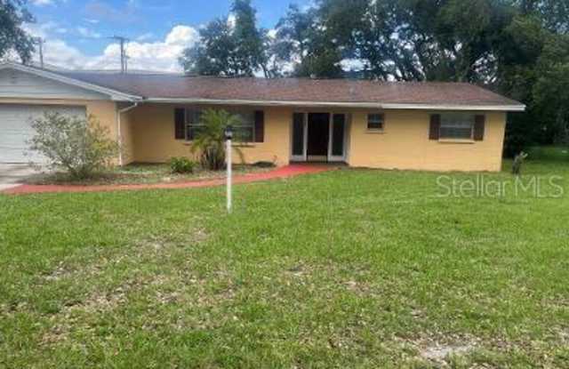 1010 Dolly Ln