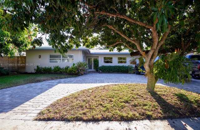 1251 SW 11th Ter