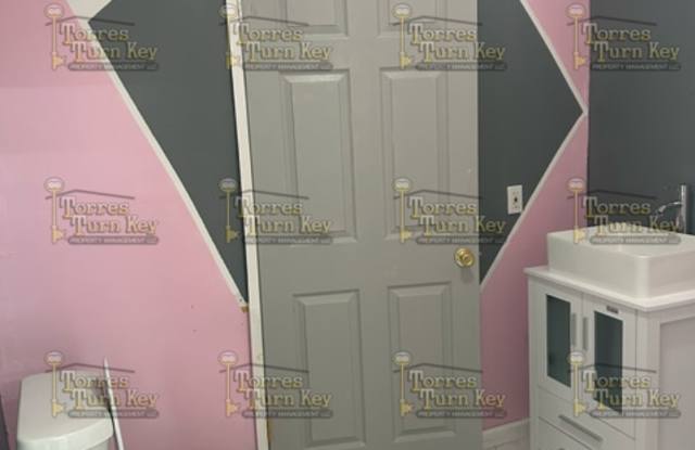 1152-1164 North Goodman St - 1164 - Store Front