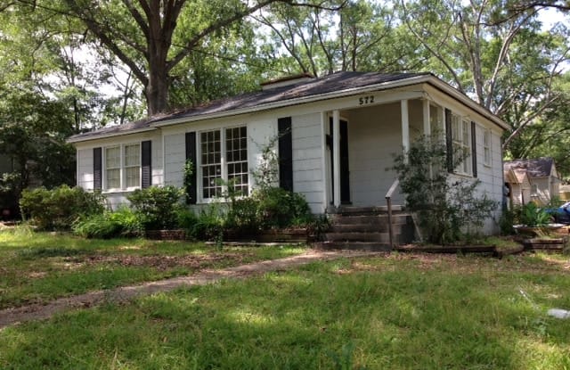 572 Avalon Rd - 572 Avalon Road, Jackson, MS 39206