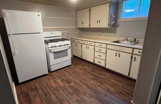1308 W 4th