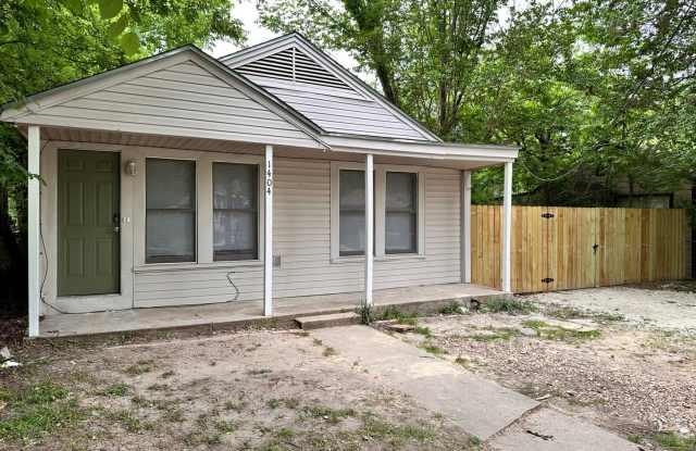 2 Bedroom Home Close to Historic District - 1404 East 25th Street, Bryan, TX 77803