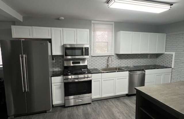 1112 East Colvin StreetBack House