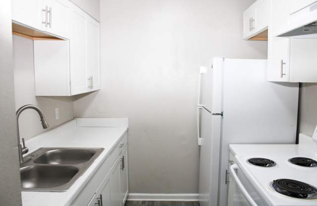 Photo of The Residences at Glen Oaks