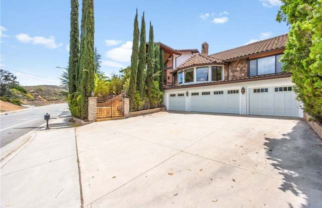 668 E Sunset Drive N